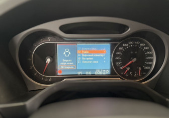 Подержанный автомобиль Ford Galaxy 2008 года (16 фото)