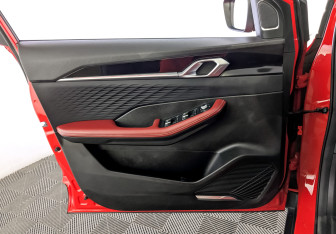 Подержанный автомобиль Geely Coolray 2024 года (19 фото)