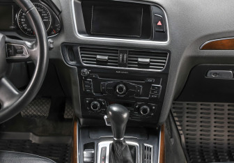 Подержанный автомобиль Audi Q5 2012 года (15 фото)