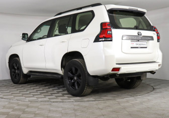 Подержанный автомобиль Toyota Land Cruiser Prado 2021 года (7 фото)