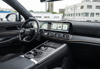 Подержанный автомобиль Jaecoo J8 2024 года (15 фото)