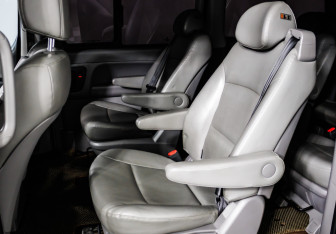 Подержанный автомобиль Hyundai Grand Starex 2018 года (14 фото)