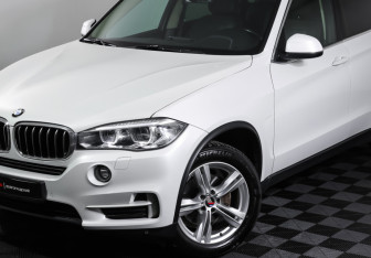 Подержанный автомобиль BMW X5 2017 года (27 фото)
