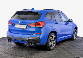 Подержанный автомобиль BMW X1 2021 года (5 фото)