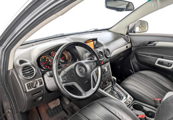 Подержанный автомобиль Opel Antara 2015 года (16 фото)