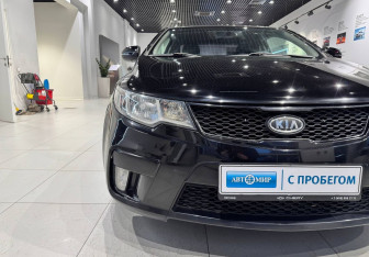 Подержанный автомобиль Kia Cerato Coupe 2010 года (8 фото)
