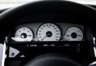 Подержанный автомобиль Rolls-Royce Ghost 2010 года (18 фото)