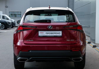 Подержанный автомобиль Lexus NX 2017 года (6 фото)