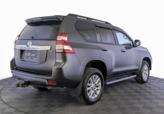 Подержанный автомобиль Toyota Land Cruiser Prado 2014 года (5 фото)