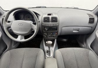 Подержанный автомобиль Hyundai Accent Sedan 2008 года (12 фото)
