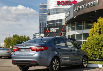 Подержанный автомобиль Kia Rio Sedan 2012 года (4 фото)