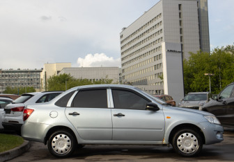 Подержанный автомобиль LADA (ВАЗ) Granta Sedan 2014 года (3 фото)