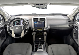 Подержанный автомобиль Toyota Land Cruiser Prado 2013 года (14 фото)