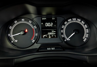 Подержанный автомобиль Skoda Rapid Liftback 2021 года (13 фото)