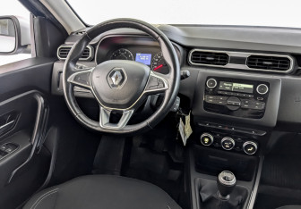 Подержанный автомобиль Renault Duster 2021 года (25 фото)