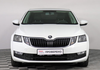 Подержанный автомобиль Skoda Octavia Liftback 2019 года (2 фото)
