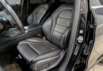 Подержанный автомобиль Mercedes-Benz GLC Coupe 2020 года (20 фото)