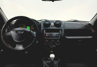 Подержанный автомобиль LADA (ВАЗ) Granta Liftback 2015 года (11 фото)