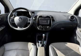 Подержанный автомобиль Renault Kaptur 2017 года (9 фото)