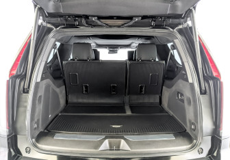 Подержанный автомобиль Cadillac Escalade Suv 2023 года (11 фото)