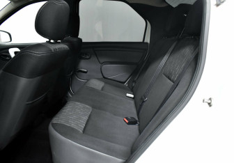 Подержанный автомобиль Renault Logan Sedan 2013 года (10 фото)