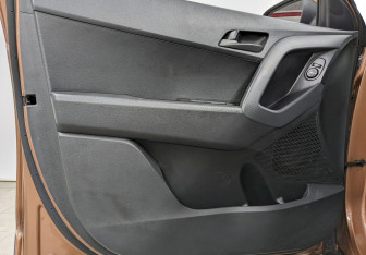 Подержанный автомобиль Hyundai Creta 2018 года (11 фото)