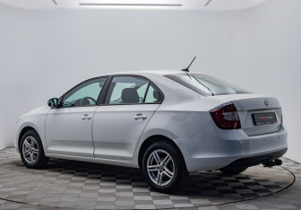 Подержанный автомобиль Skoda Rapid Liftback 2018 года (3 фото)