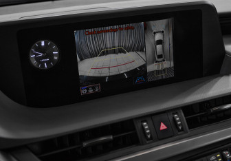 Подержанный автомобиль Lexus ES 2020 года (22 фото)