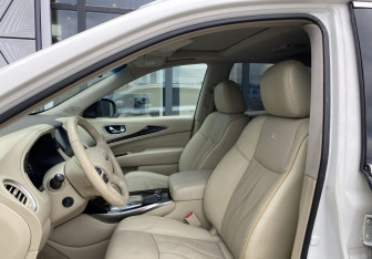 Подержанный автомобиль Infiniti JX 2013 года (23 фото)