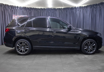 Подержанный автомобиль BMW X5 2016 года (4 фото)
