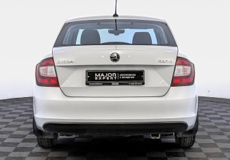 Подержанный автомобиль Skoda Rapid Liftback 2019 года (6 фото)