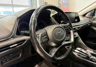 Подержанный автомобиль Hyundai Sonata 2020 года (13 фото)