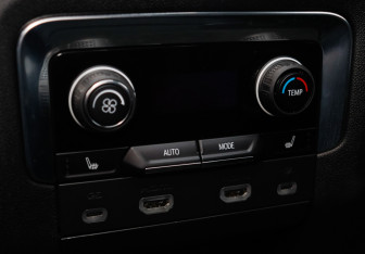 Подержанный автомобиль Chevrolet Tahoe 2024 года (24 фото)