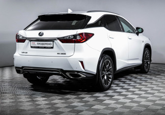 Подержанный автомобиль Lexus RX 2019 года (7 фото)