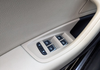 Подержанный автомобиль Audi A6 Sedan 2017 года (29 фото)