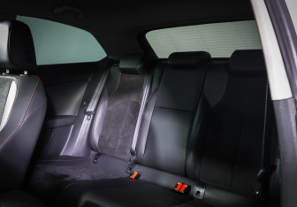 Подержанный автомобиль SEAT Leon Hatchback 2014 года (17 фото)