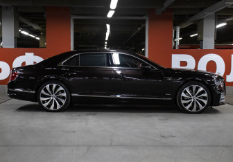 Новый Bentley Flying Spur 2023 (4 фото)