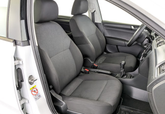 Подержанный автомобиль Skoda Rapid Liftback 2019 года (23 фото)