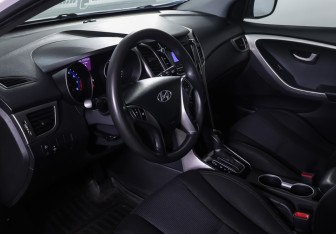 Подержанный автомобиль Hyundai i30 Hatchback 2013 года (15 фото)