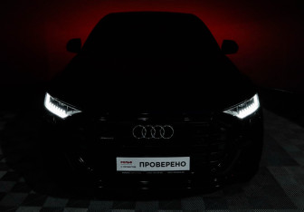 Подержанный автомобиль Audi Q8 2019 года (18 фото)