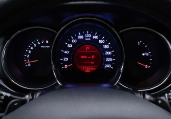 Подержанный автомобиль Kia Ceed Hatchback 2012 года (12 фото)