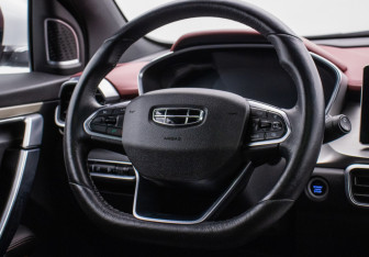 Подержанный автомобиль Geely Coolray 2020 года (10 фото)