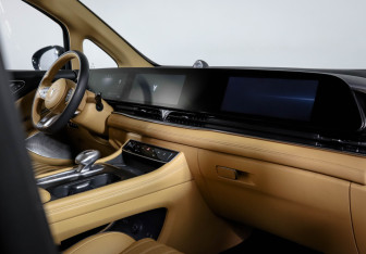 Подержанный автомобиль Voyah Dream 2023 года (9 фото)