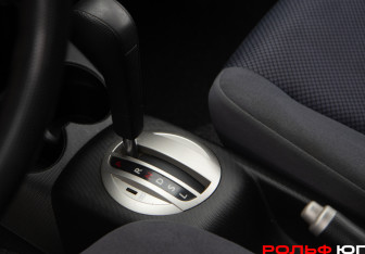 Подержанный автомобиль Honda Jazz 2008 года (13 фото)