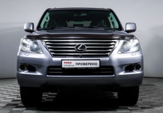 Подержанный автомобиль Lexus LX 2008 года (2 фото)