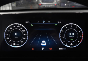 Подержанный автомобиль Omoda C5 2023 года (11 фото)