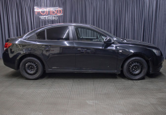 Подержанный автомобиль Chevrolet Cruze Sedan 2011 года (4 фото)
