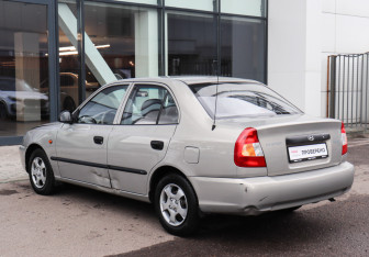 Подержанный автомобиль Hyundai Accent Sedan 2009 года (6 фото)