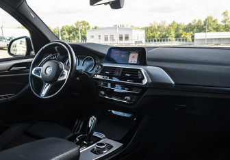 Подержанный автомобиль BMW X3 2020 года (16 фото)