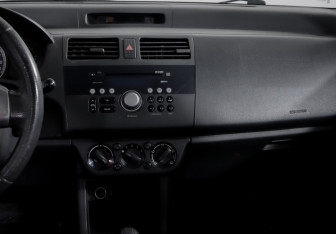 Подержанный автомобиль Suzuki Swift Hatchback 2008 года (12 фото)